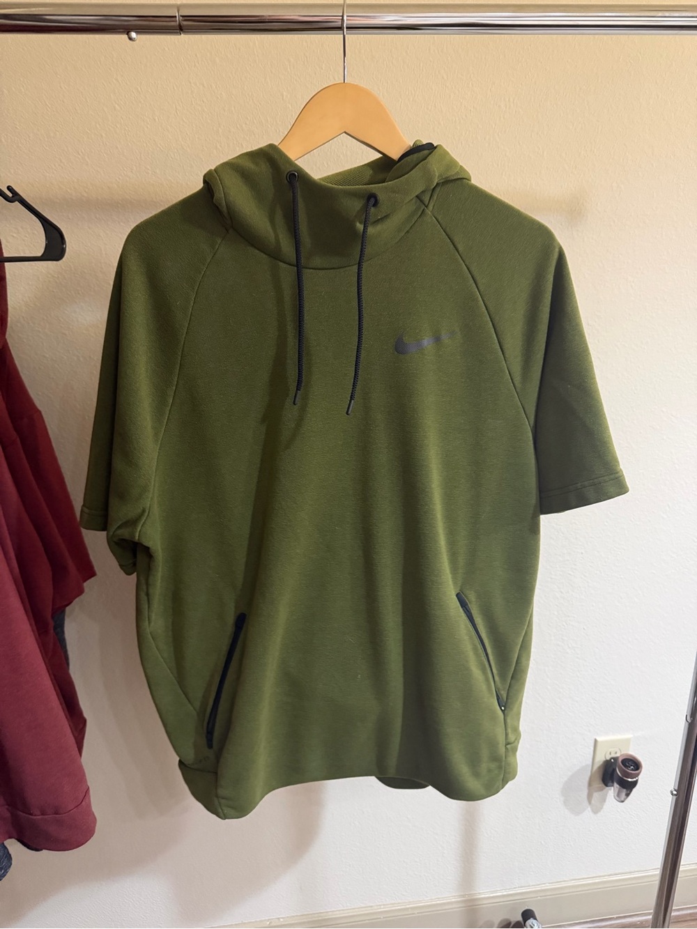 Nike Dri-FIT Hyper Fleece Short Sleeve Training Hoodie XL Olive 833898-355